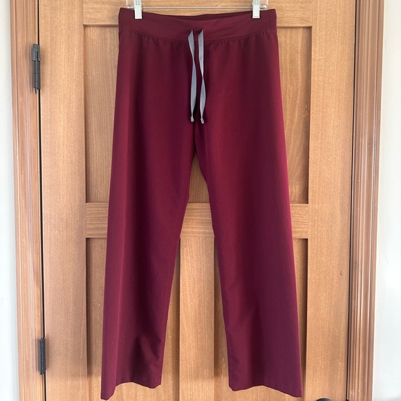 Figs Burgundy Livingston Basic Scrub Pants size Small - Picture 2 of 11